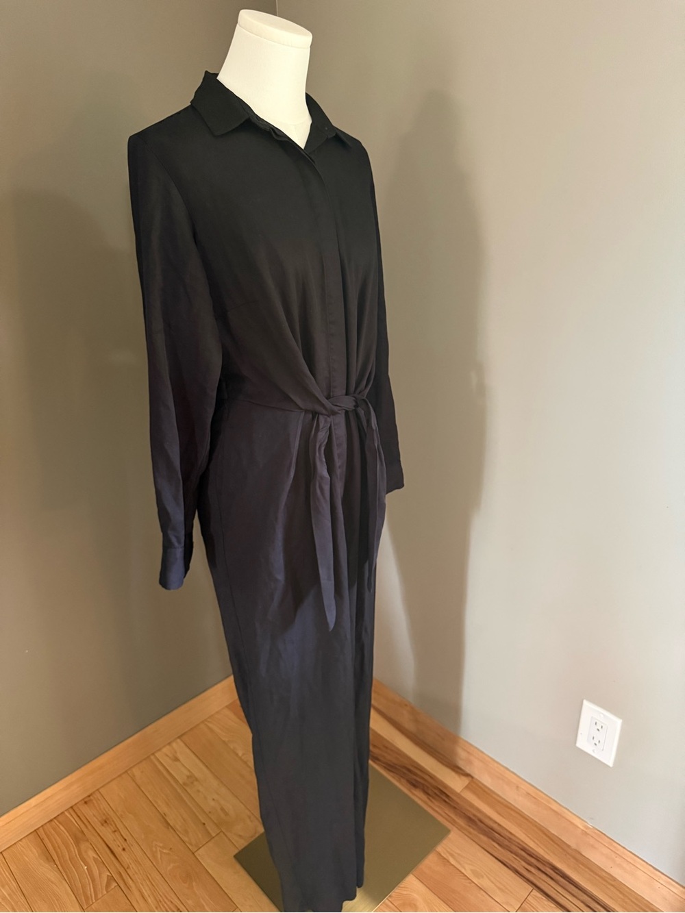 Loft Classic Black Tie-Waist Jumpsuit - Women's Size 0 - Picture 5 of 7